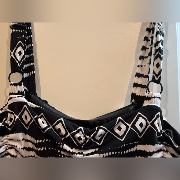 Lane Bryant Monochrome Geometric Maxi Dress - Picture 3 of 4